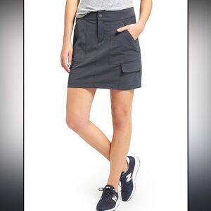 Athleta Trekkie Skirt Size 6 Navy | Excellent Like-New Condition